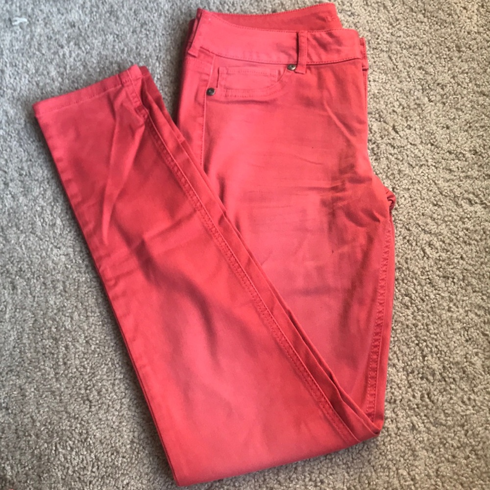 ⭐️NWOT⭐️dark coral jeggings